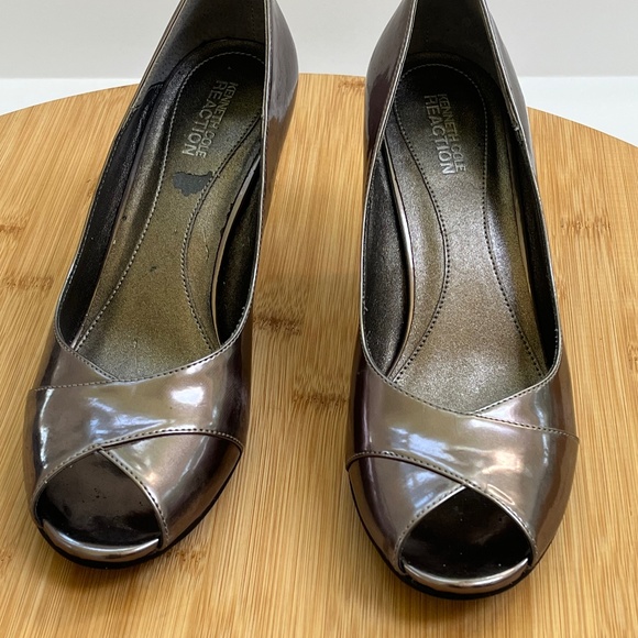 Kenneth Cole Reaction Peep Toe Pumps 8.5 M Stiletto/ Heels Womens Shoes - Picture 1 of 7